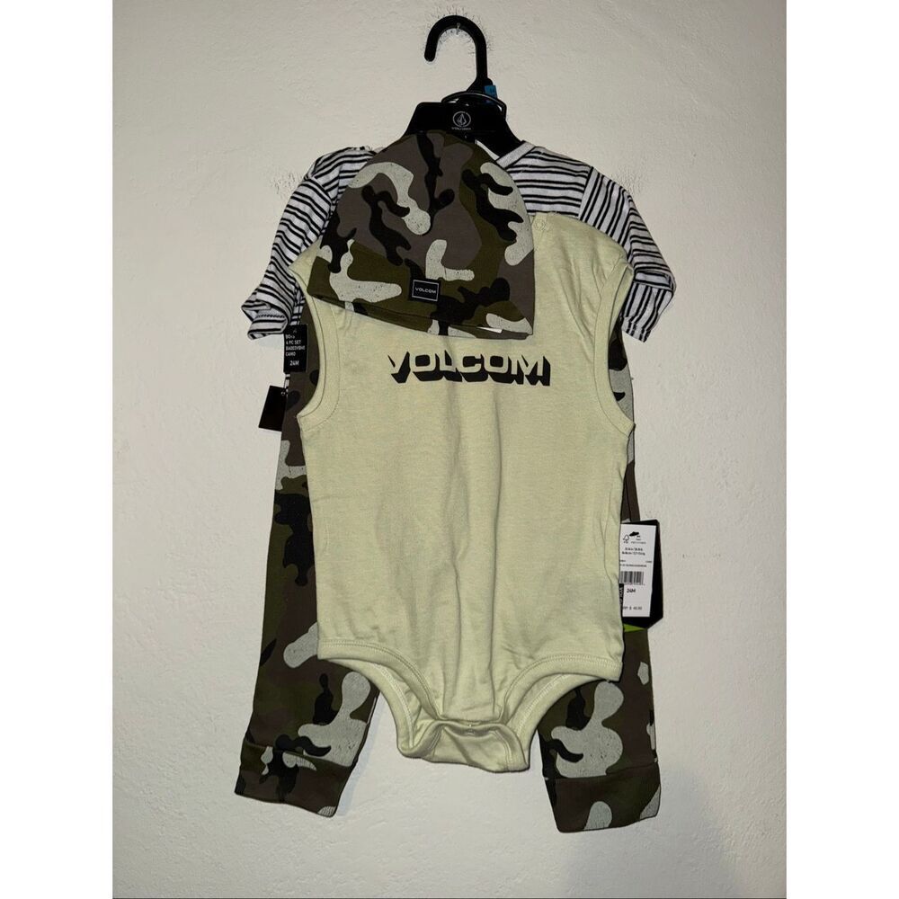 Volcom Baby Boy 4 Piece Set Stripes and Camo 100% cotton Size 24M